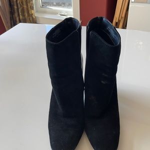 Nine West Size 8 Ankle Boot.